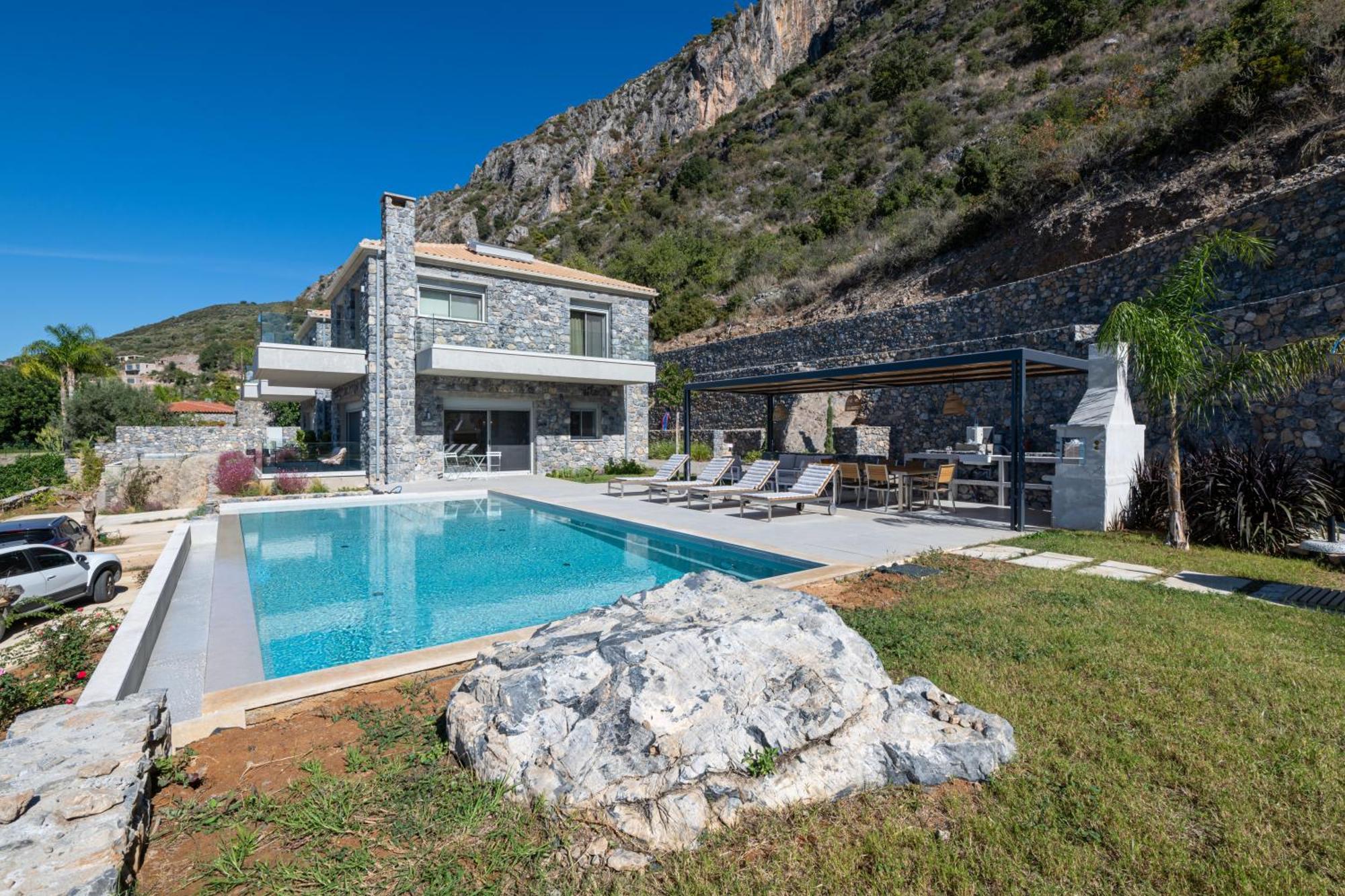 Cella * Kalamata